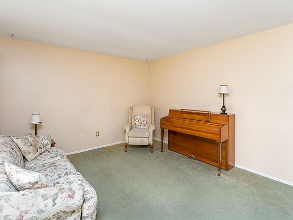 4th image of 226 Oxford Rd