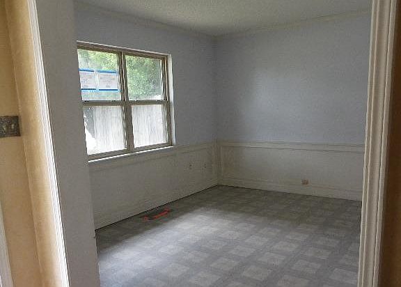 3rd image of 908 Woods Ave