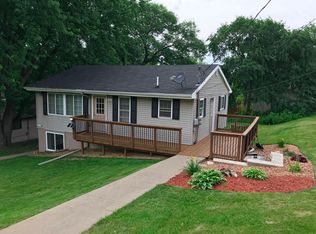 5958 Hillcrest Rd, Mound, MN 55364