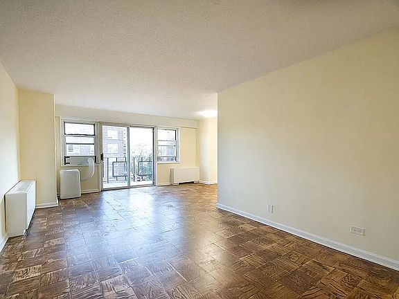 2nd image of 7235 112th St APT 6F