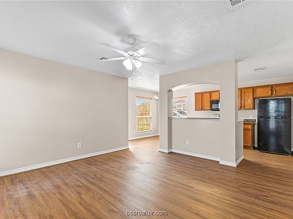 4th image of 4031 Southern Trace Dr