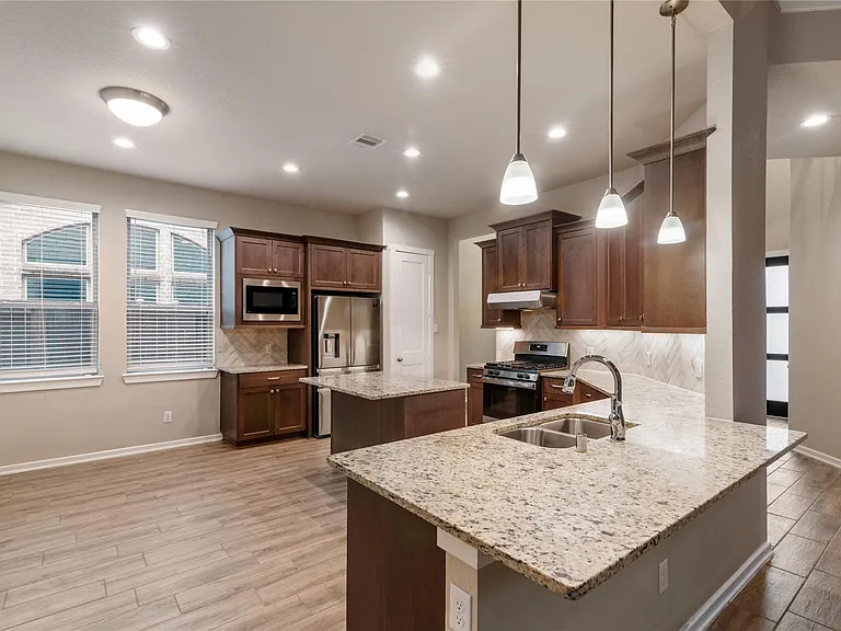 4702 Primrose Valley Ln — Photo 10