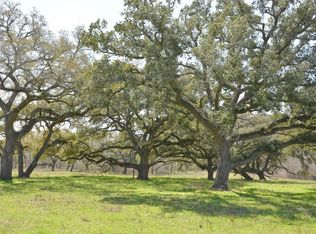 706 Grand Oaks Ln, Brenham, TX 77833