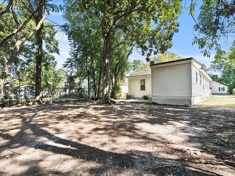 109 Winston St — Photo 30