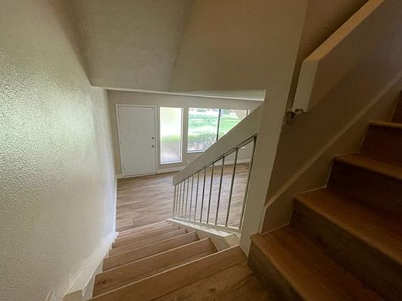 5th image of 4640 Comnor Hill Ln