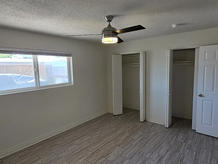 1201 E Barcelona Ave — Photo 30