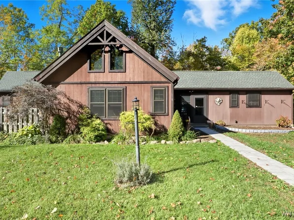 2910 Porter Center Rd, Youngstown, NY 14174