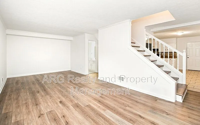 3 bed, 2.5 bath, 1632 sqft, $1,650 — Photo 3