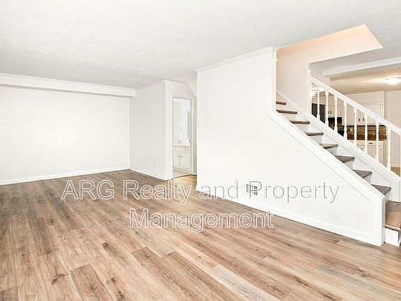 3rd image of 2142 Fairway Ct SE #A
