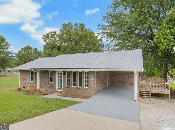 152 Glen Cir, Winder, GA 30680