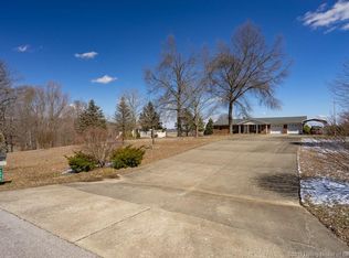 7570 High Ridge Dr NE #E, Lanesville, IN 47136