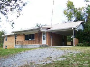 1445 Valley Home Rd, Dandridge, TN 37725
