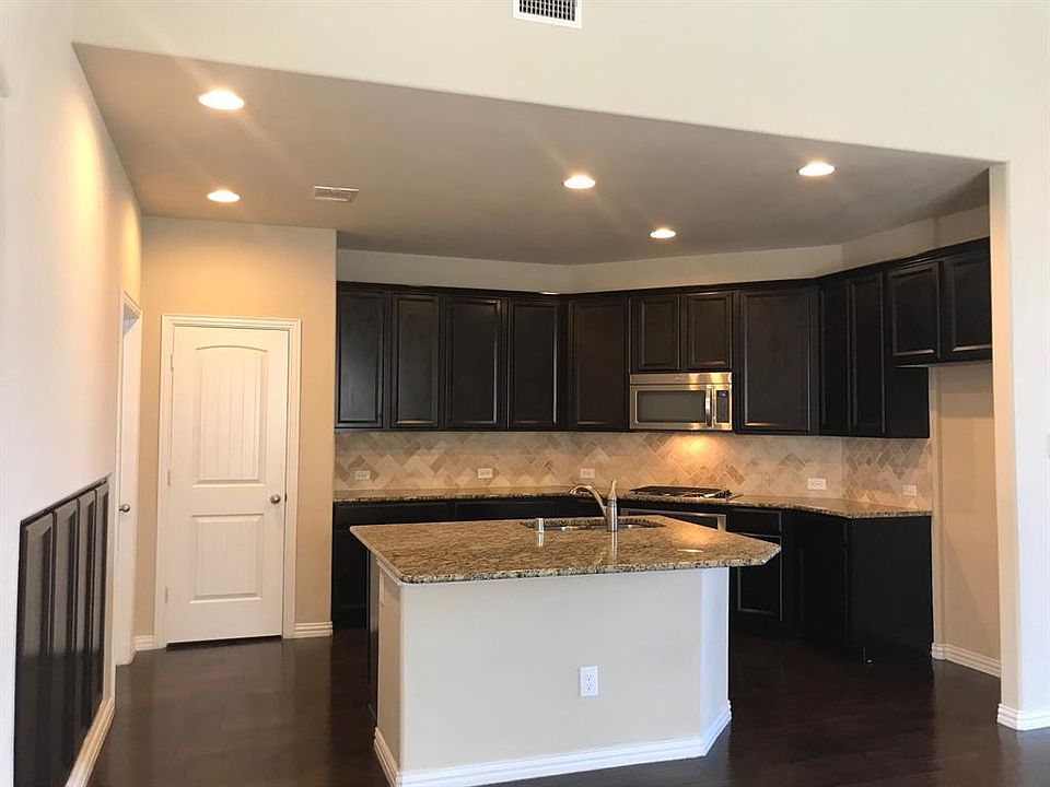 1st image of 3321 Glen Crest Ln