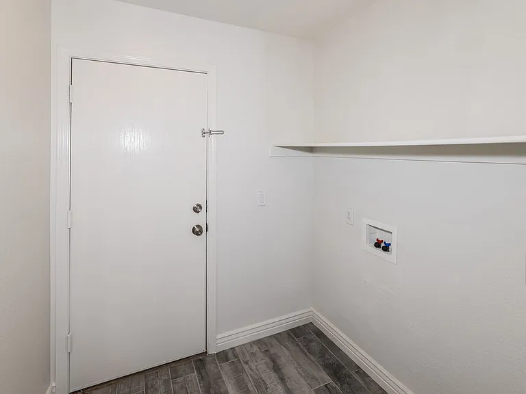 3916 E Morrow Dr — Photo 14