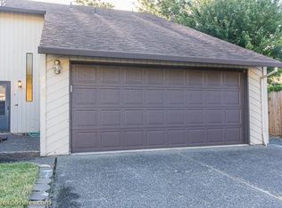 2935 SW Laura Ct, Troutdale, OR 97060