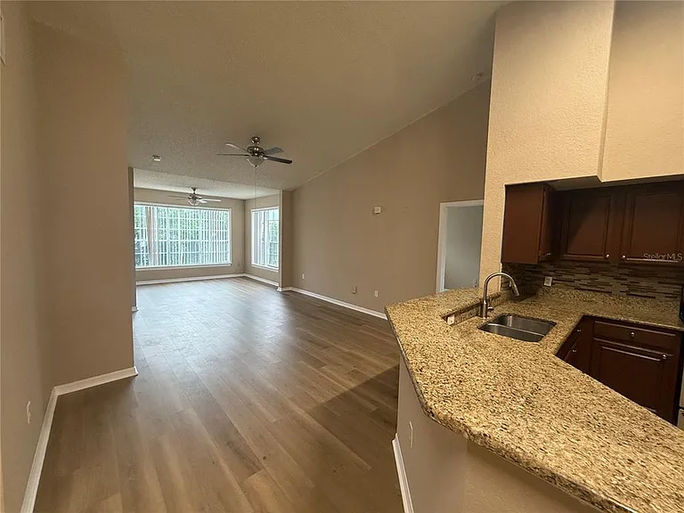 Plantation Park Cir — Photo 12