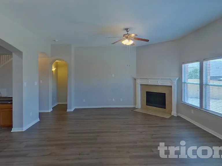 7814 Longbow Ln — Photo 3