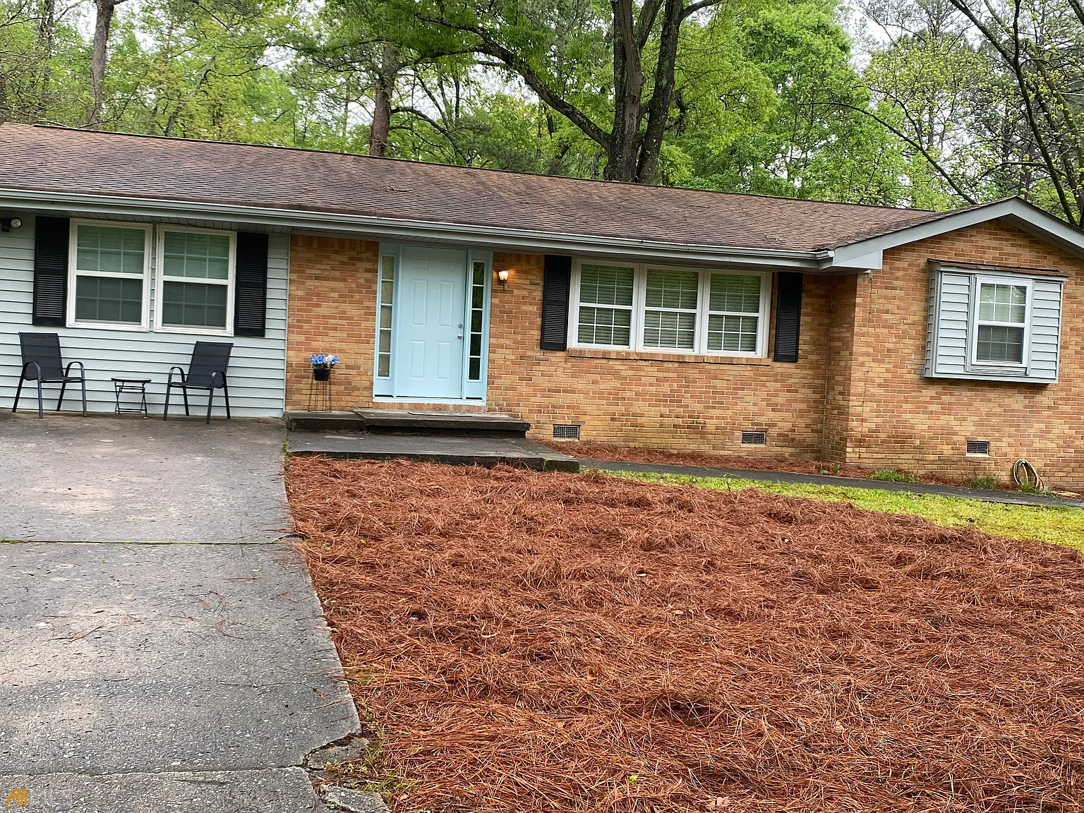 4246 Loveless Dr photo 1
