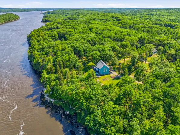 64 Pleasant Cove Road, Phippsburg, ME 04562