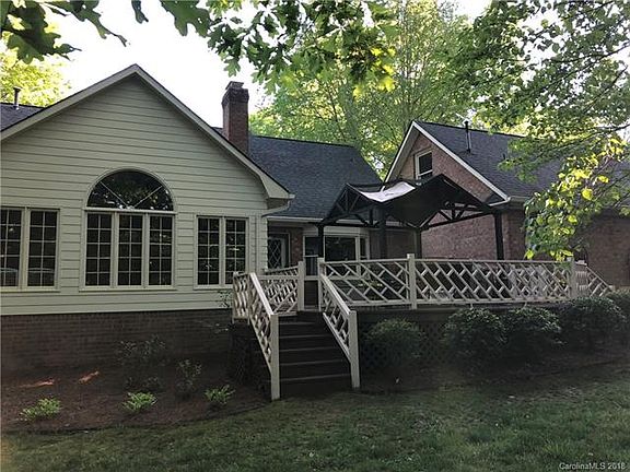 5th image of 354 Oakwood Dr