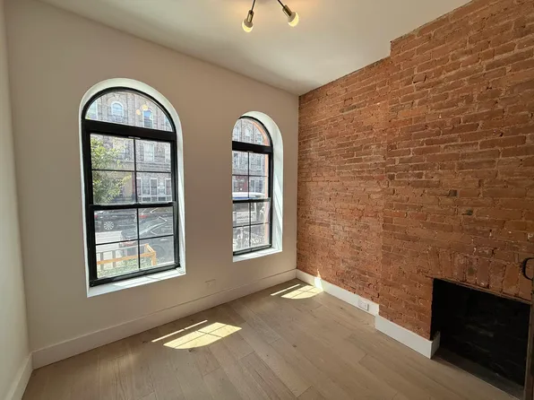 727 Knickerbocker Avenue image 1 of 16