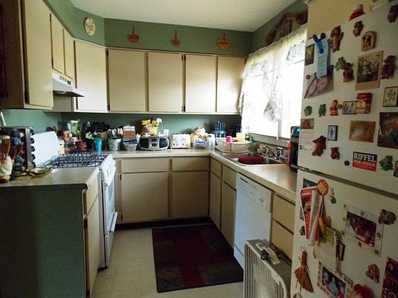 2nd image of 8016 S Alaska St Unit B