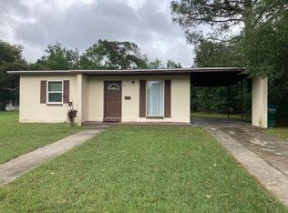 943 N Village Dr, Deltona, FL 32725