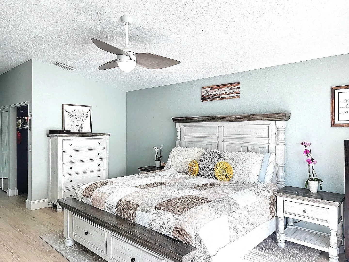 3 bed, 2.0 bath, 1943 sqft, $9,000 — Photo 4