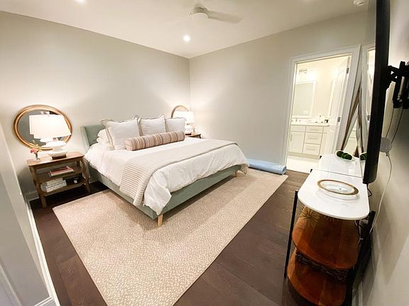 5th image of 731 Saint Charles Ave #204
