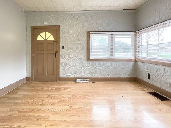 5th image of 1810 E 6th St #1810