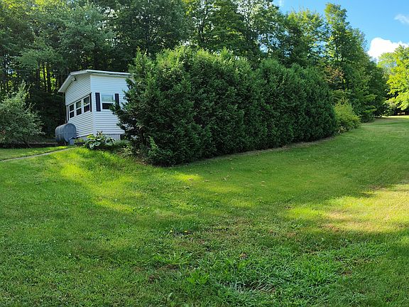 3rd image of 647 Dover Road