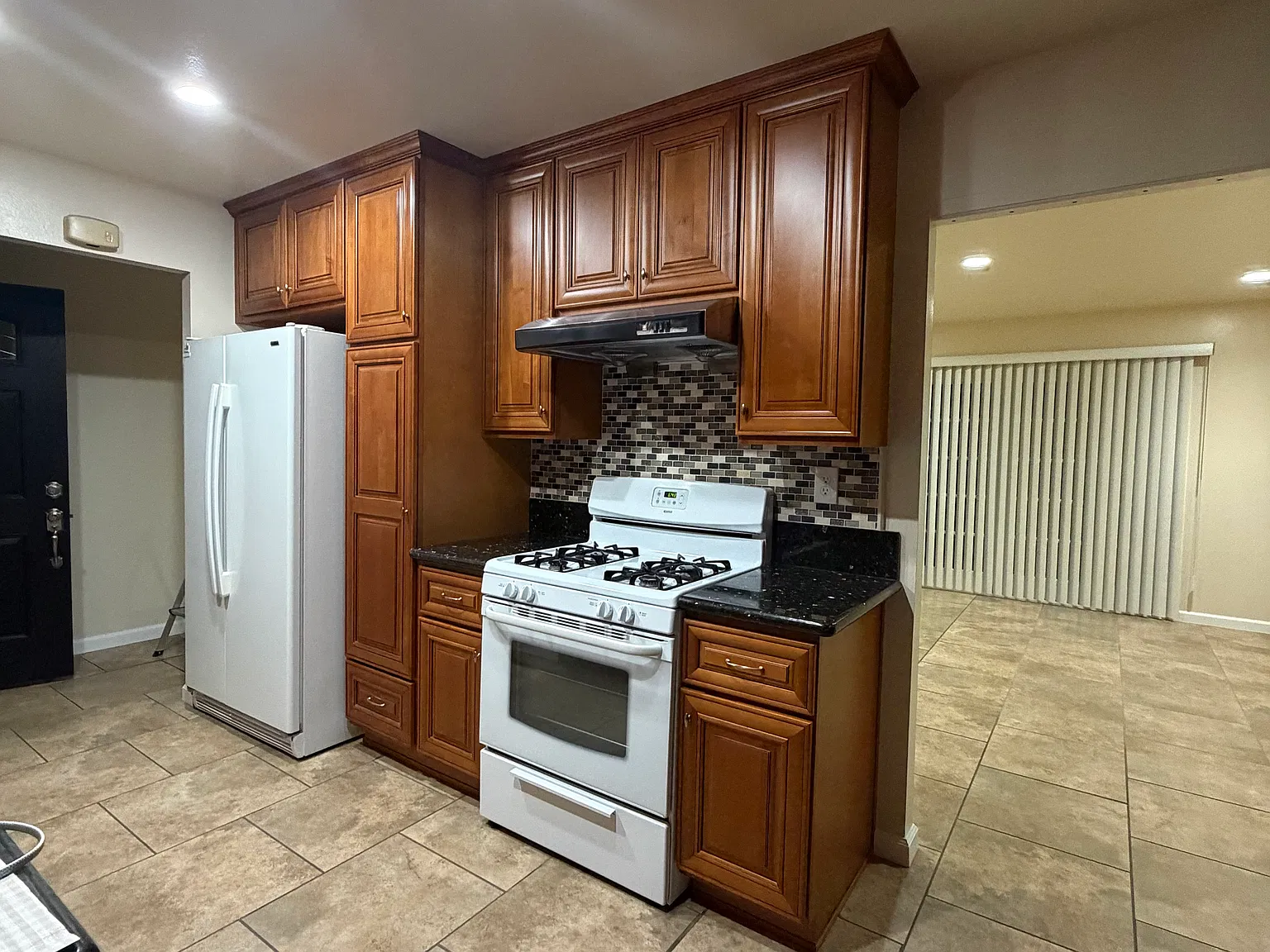 1521 York Pl — Photo 1