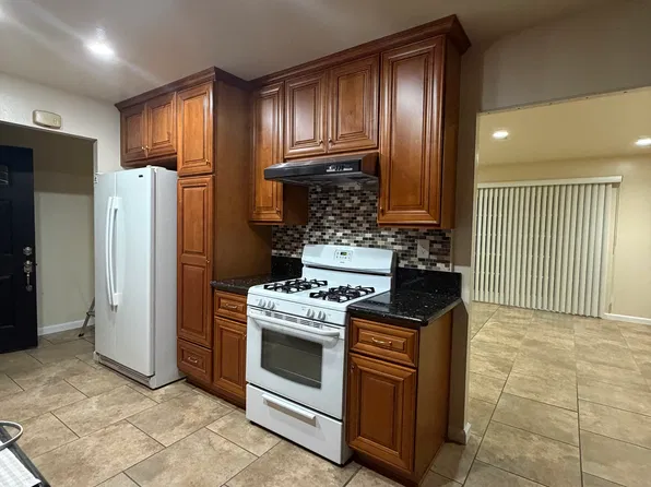 1521 York Pl, Escondido, CA 92027