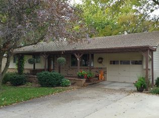 949 N 11th St, Seward, NE 68434