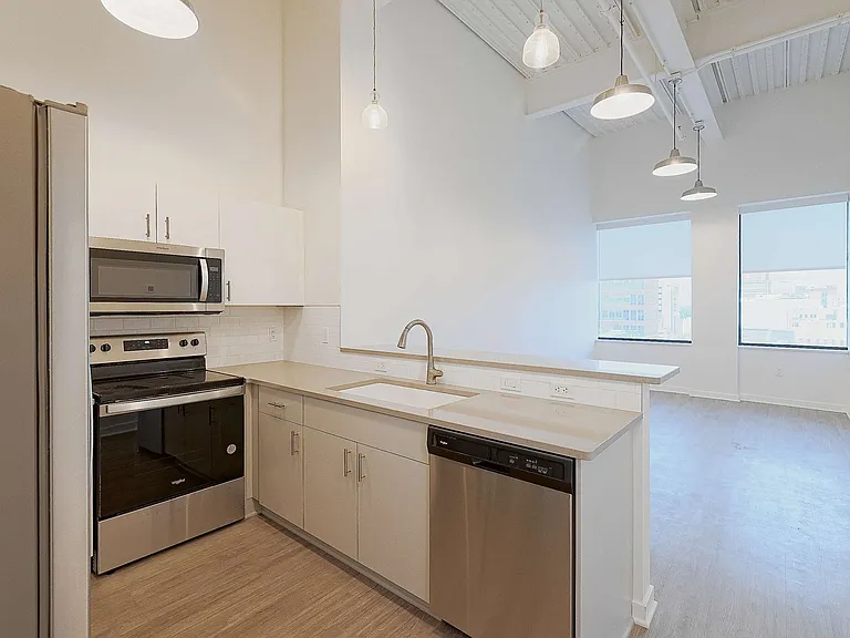 501 S Capitol Ave — Photo 134