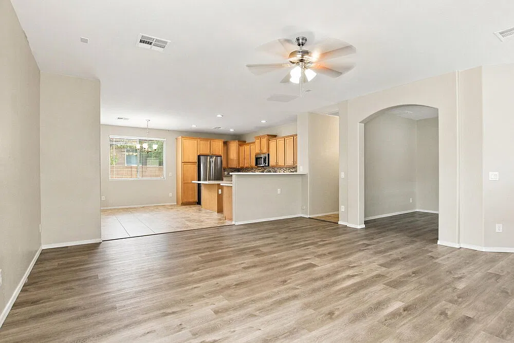 3 bed, 2.0 bath, 1681 sqft, $1,965 — Photo 3