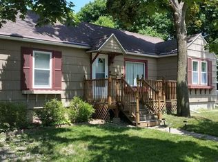 1015 Pacific Ave, Lansing, MI 48910