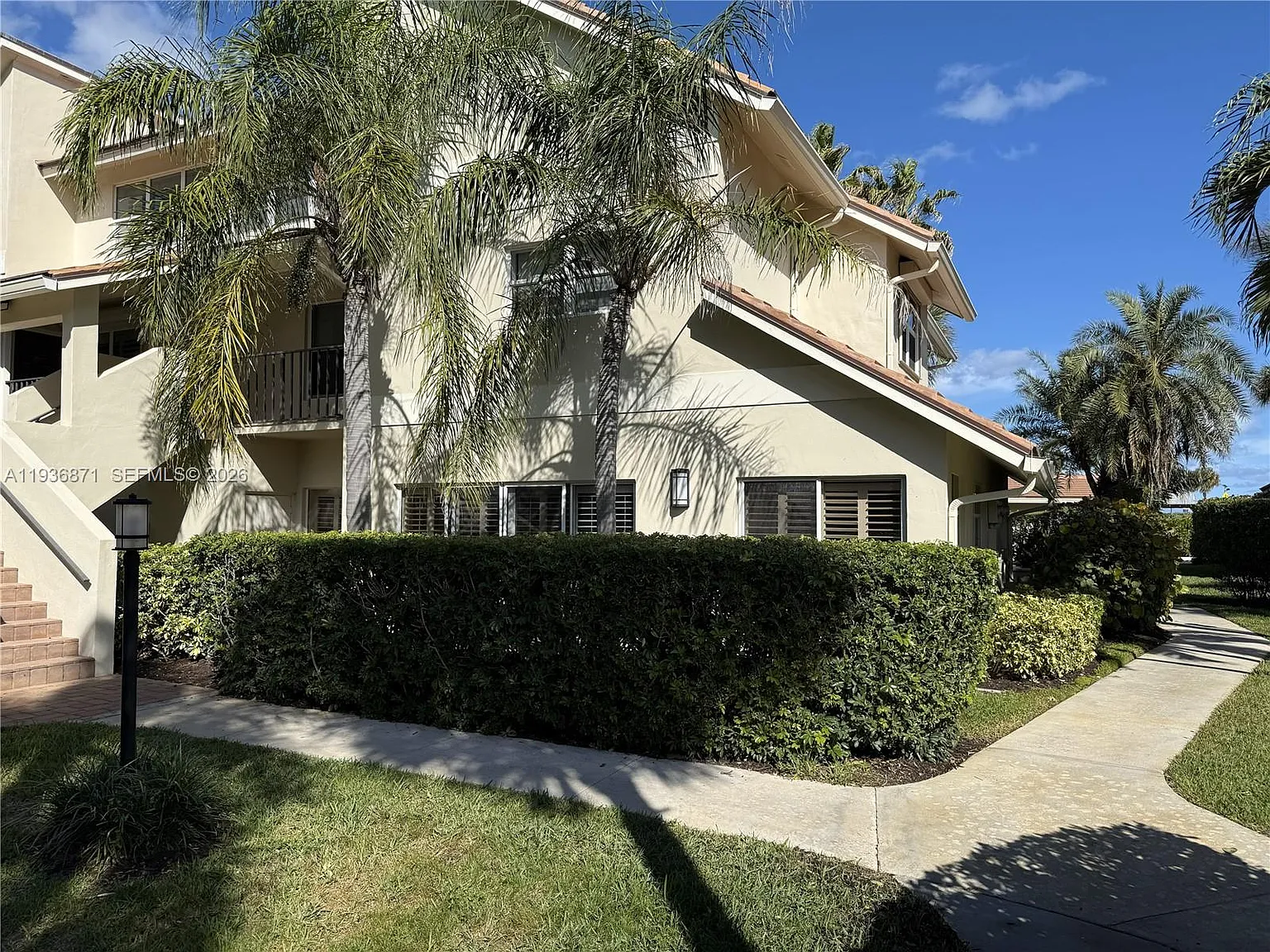 Beachcomber Condo — Photo 1