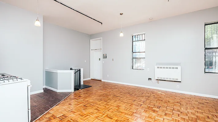 Rented by Nooklyn NYC LLC | media 13