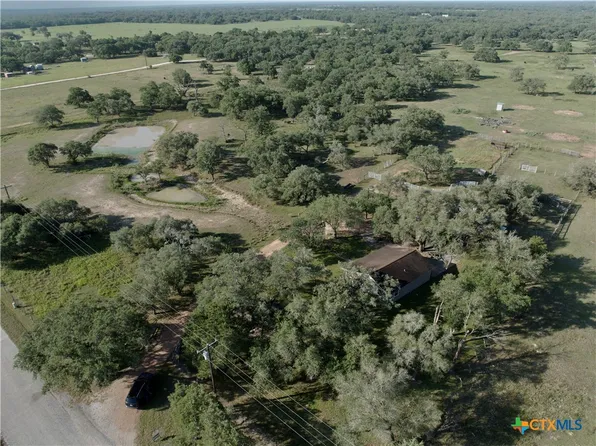 3675 County Road 438, Yoakum, TX 77995