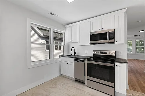 19 Willard St #3 Photo 1