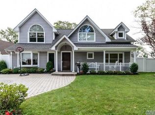 49 Pinecone Ln, Westbury, NY 11590