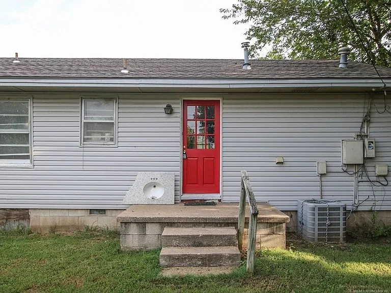 2536 W Easton St N — Photo 27