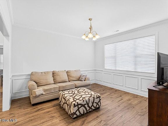 5th image of 1007 Tuppy Lane