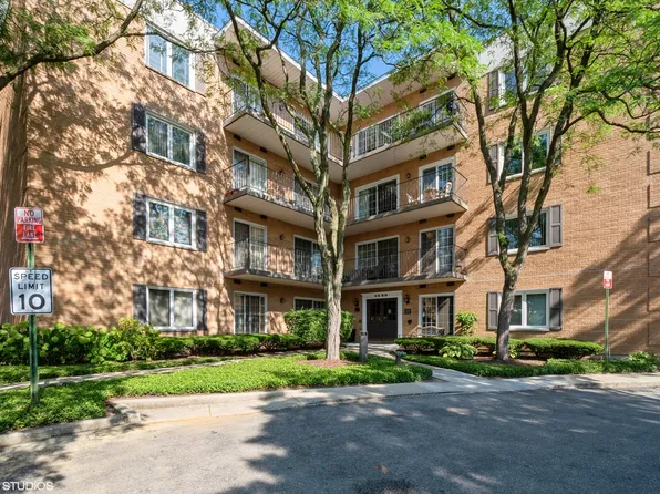3500 Church St APT 104, Evanston, IL 60203