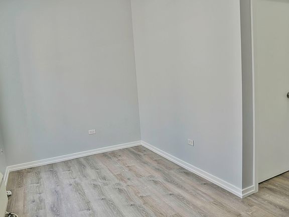 4th image of 4877 N Magnolia Ave #417