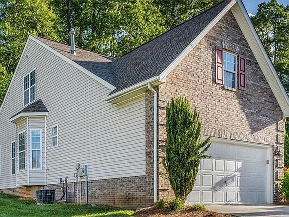 4th image of 4106 Clovelly Dr
