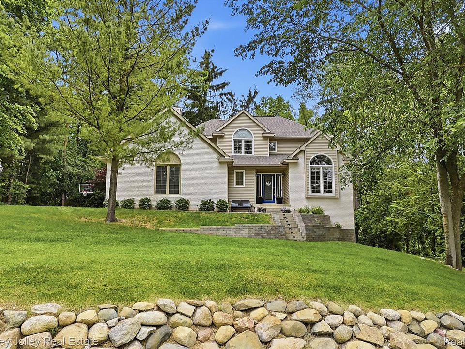 1st image of 7829 Hillside Lakes Dr