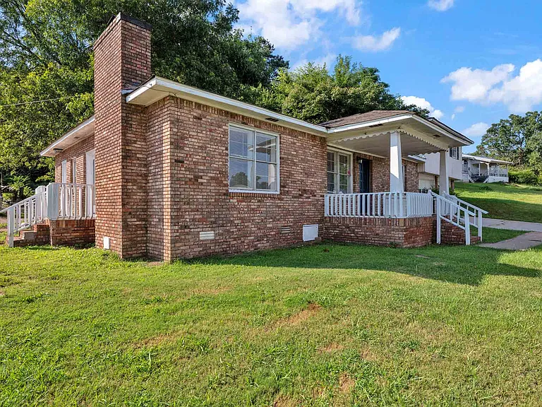 3225 Wenonah Rd SW — Photo 3