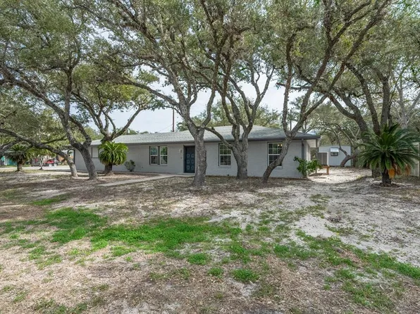 200 Winding Way, Rockport, TX 78382